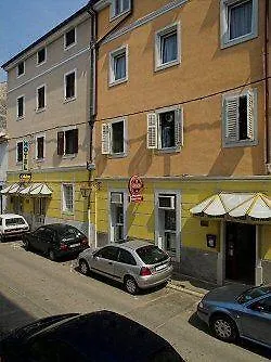 Point Pula