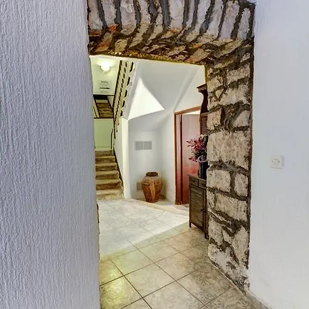 Point Bed & Breakfast Pula