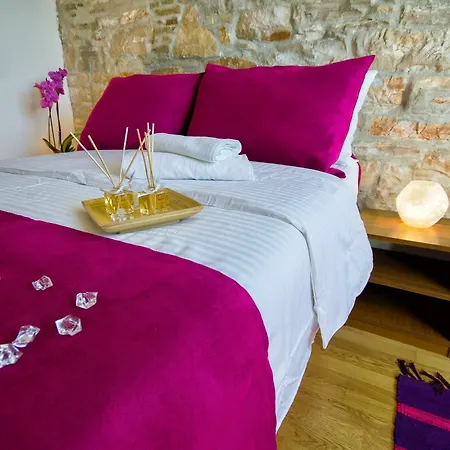 לינה וארוחת בוקר Point פולה